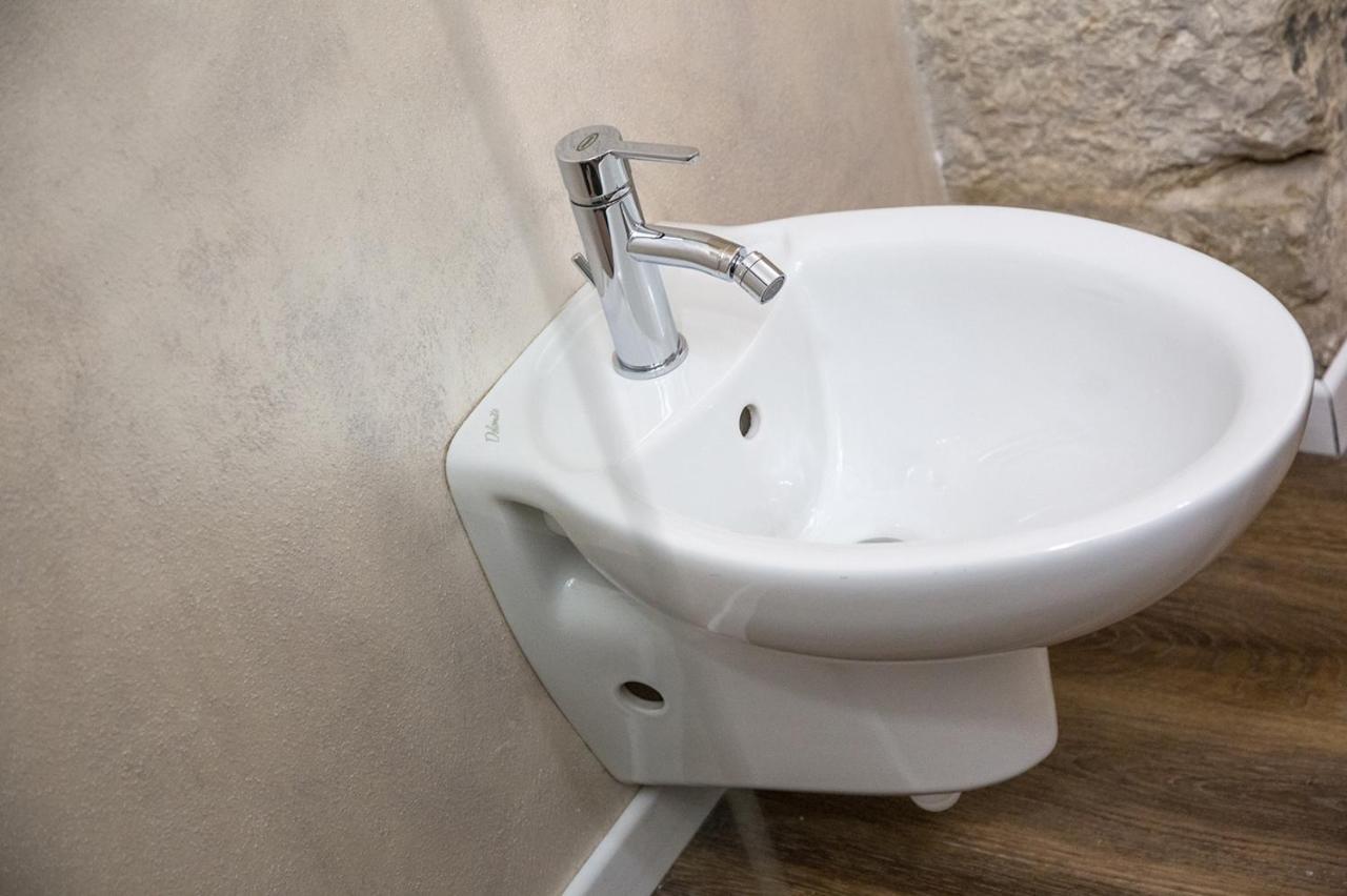 Hotel Aurelia Luxury - Piazza Delle Erbe Werona Zewnętrze zdjęcie