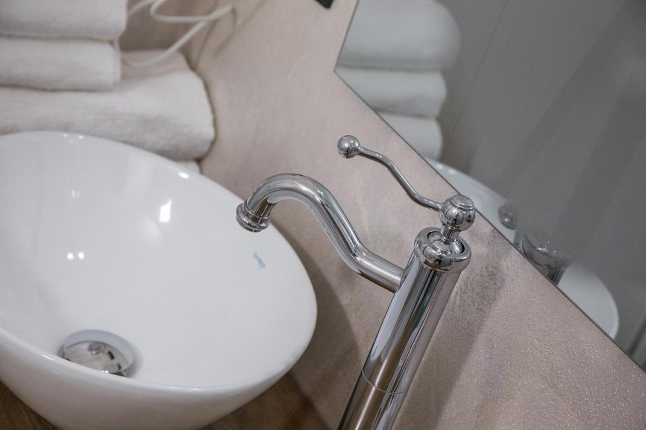 Hotel Aurelia Luxury - Piazza Delle Erbe Werona Zewnętrze zdjęcie