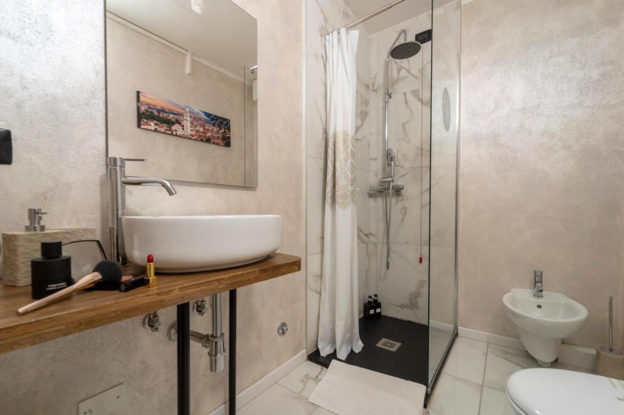 Hotel Aurelia Luxury - Piazza Delle Erbe Werona Zewnętrze zdjęcie